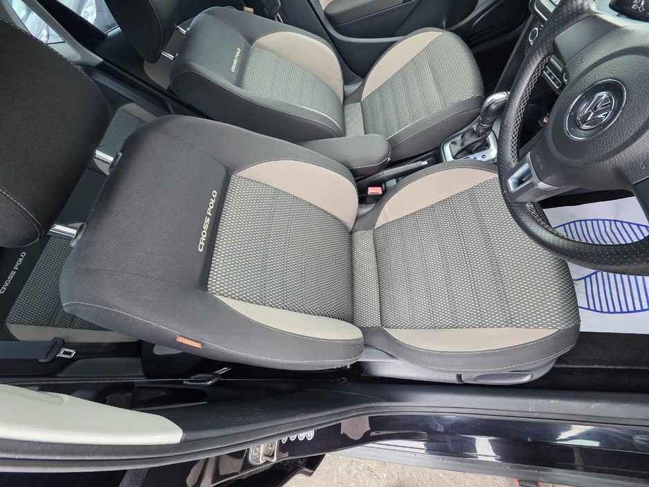 2011 Volkswagen Polo - image 13