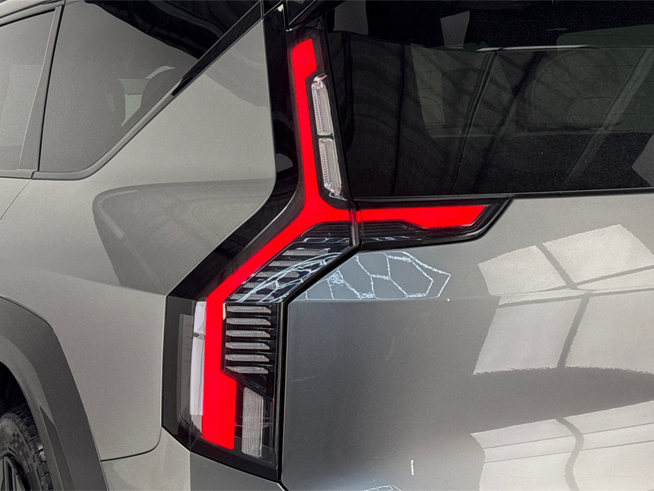 2023 Kia EV9 GT LINE 7 SEATER AWD**PANORAMIC ROOF**HEATED & COOLED LEATHER ELECTRIC SEATS**DRIVER MASSAGE SEAT**DIGITAL DASH**APPLE CAR PLAY MEDIA**REVERSE CAMERA**PARKING SENSORS**360 DEGREE CAMERAS**DRIVE MODES* €63,495