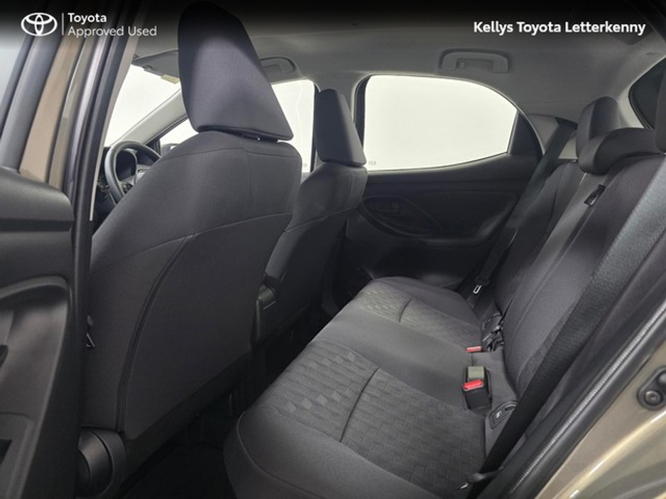 2025 Toyota Yaris Yaris Hybrid 115 Luna #103 €25,995