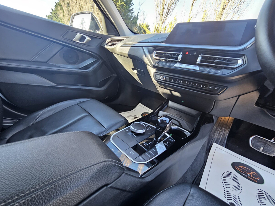 2020 BMW 1 Series - image 25