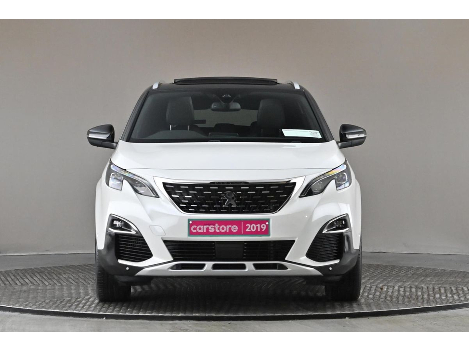 2019 Peugeot 3008 - image 2