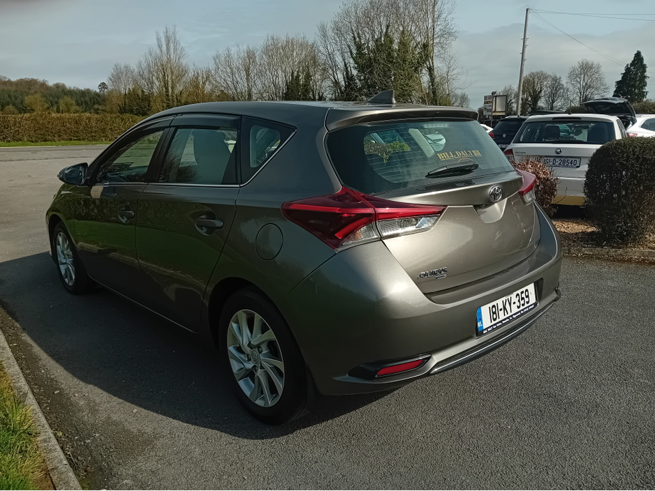 2018 Toyota Auris - image 8