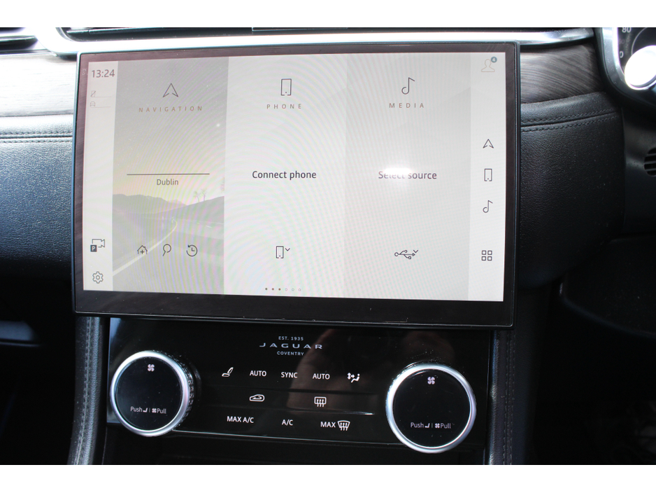 2022 Jaguar F-Pace - image 12