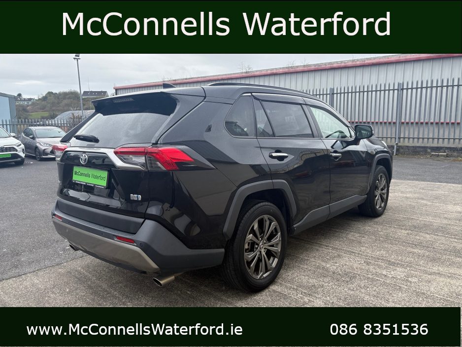 2022 Toyota Rav4 - image 6