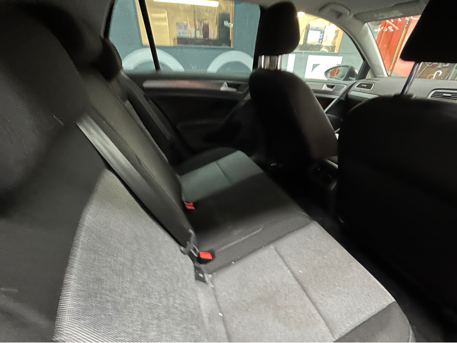 2016 Volkswagen Golf - image 6