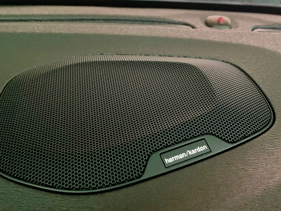 2018 Volvo V40 - image 47