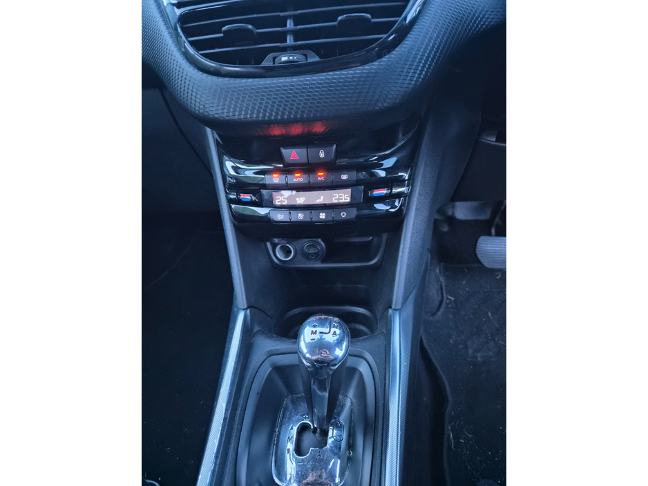 2014 Peugeot 2008 1.2 E-VTI 82 ALLURE AUTO 5DR €6,995