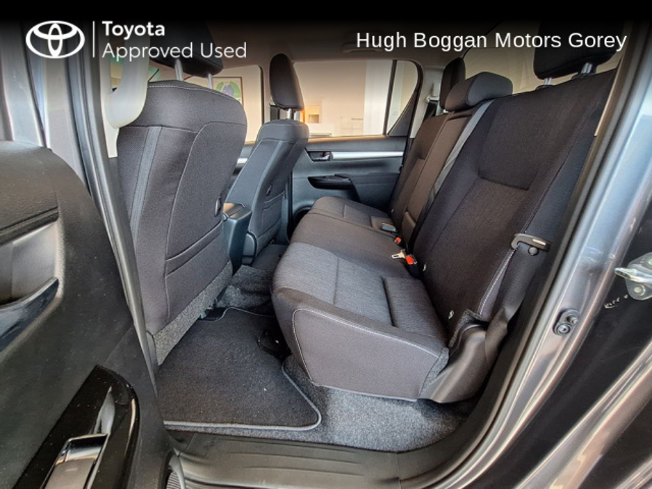 2025 Toyota Hilux 2.8 SR5 Manual