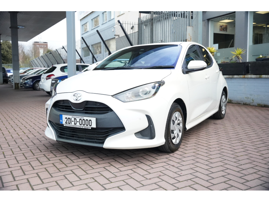 2020 Toyota Yaris - image 8