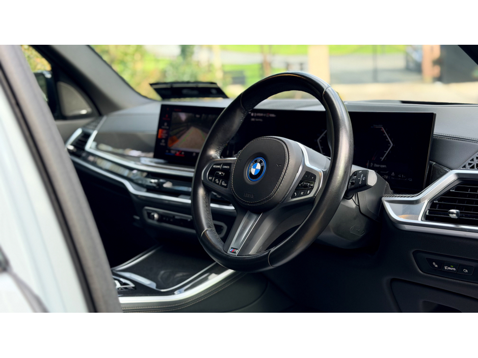 2023 BMW X5 - image 6