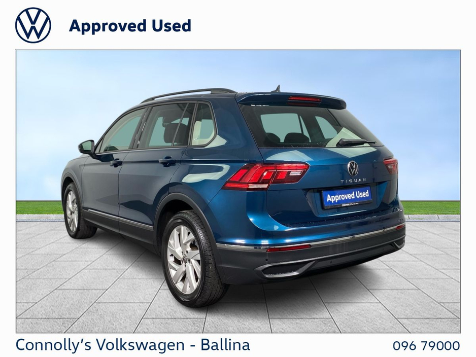 2023 Volkswagen Tiguan - image 14