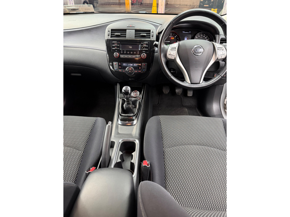 2015 Nissan Pulsar - image 10