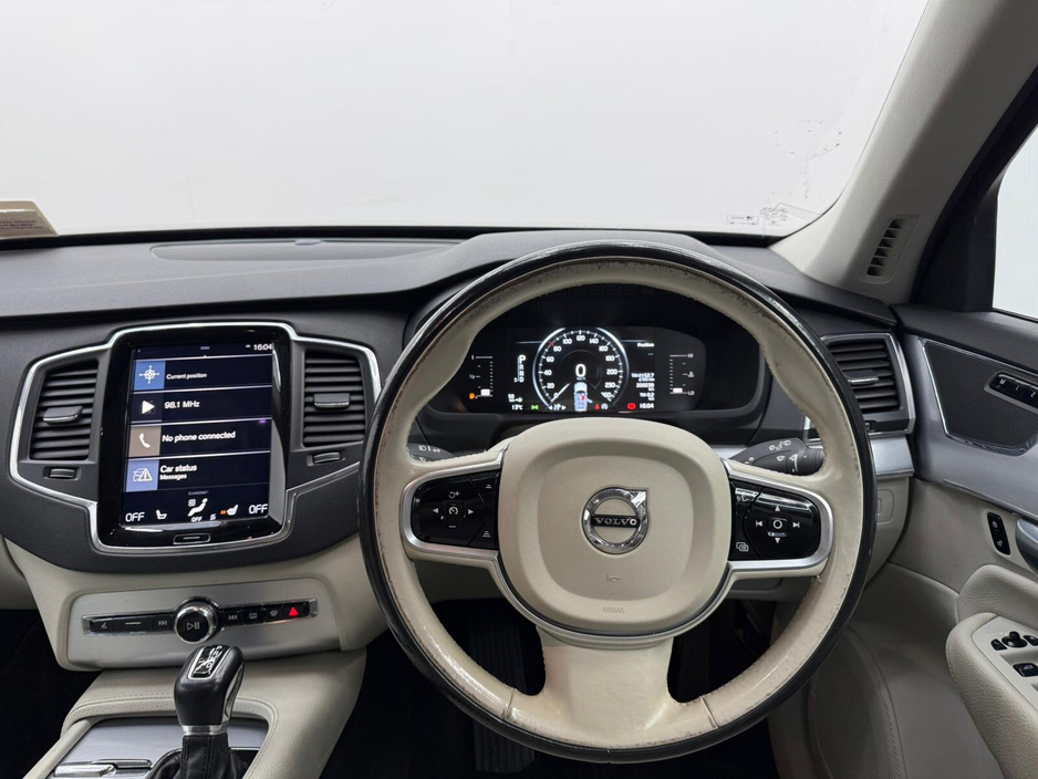 2017 Volvo XC90 - image 11