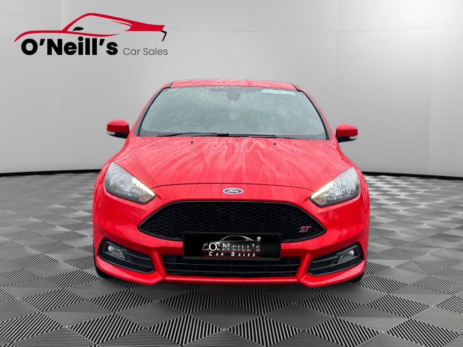 2018 Ford Focus - image 4