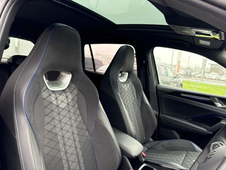 2025 Volkswagen Tiguan - image 22