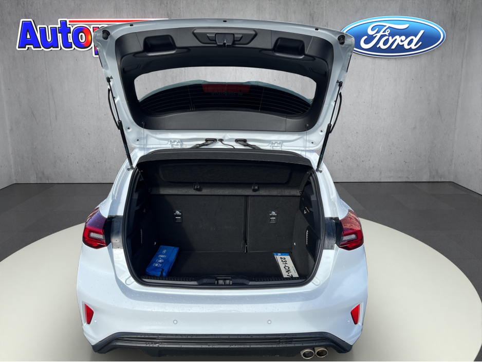 2023 Ford Focus - image 14