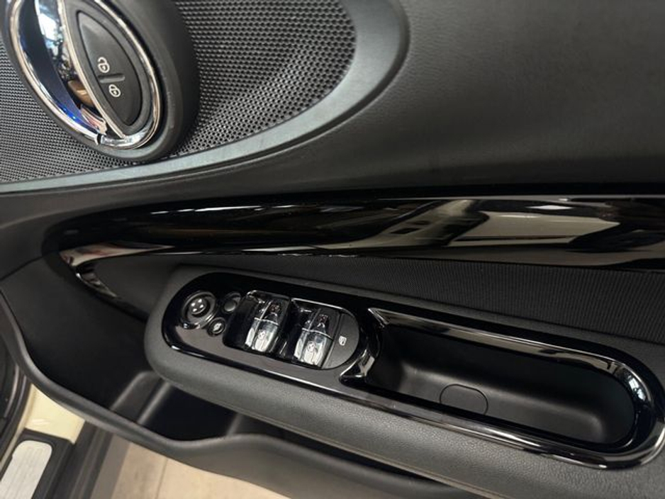 2017 MINI Clubman - image 12