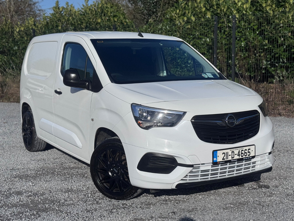 2021 Opel Combo - image 3