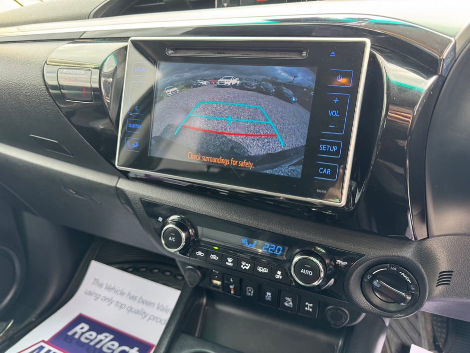 2019 Toyota Hilux - image 18
