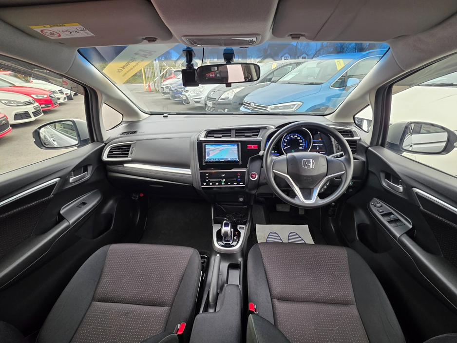 2016 Honda Fit - image 9