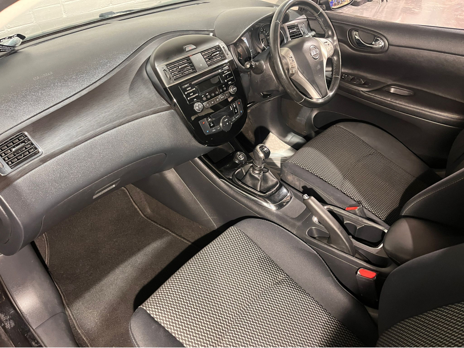 2015 Nissan Pulsar - image 19