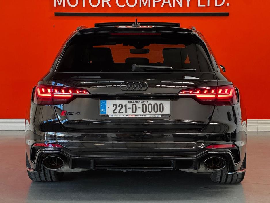 2022 Audi RS4 - image 14