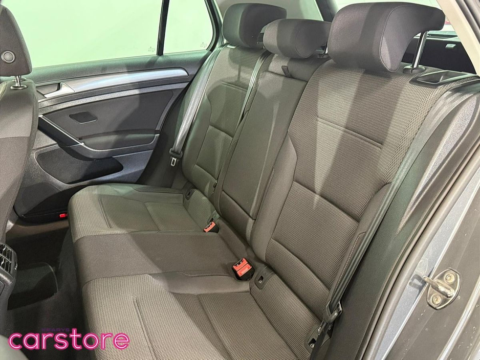 2019 Volkswagen Golf - image 11