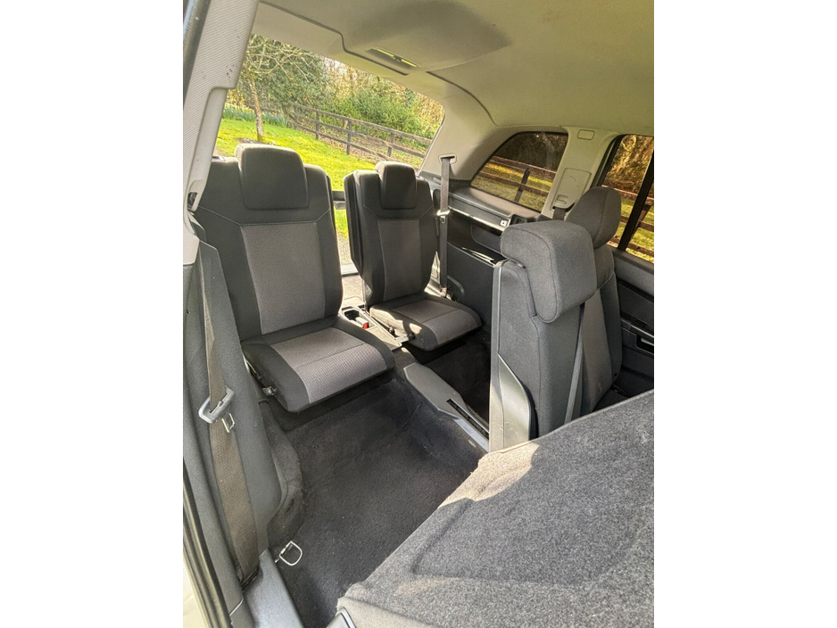 2013 Vauxhall Zafira - image 13