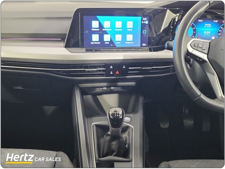 2024 Volkswagen Golf LIFE 110HP Petrol Manual €24,995