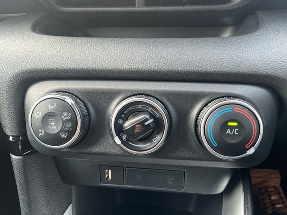 2024 Toyota Yaris YARIS 1.5 LUNA SPORT €25,950