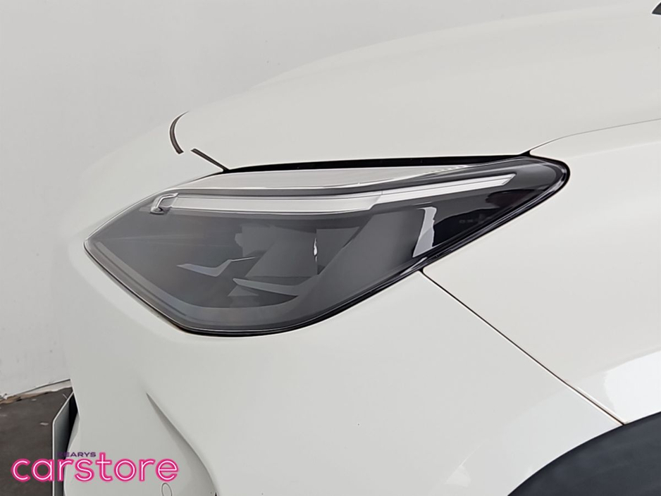 2021 Toyota Yaris Cross - image 16