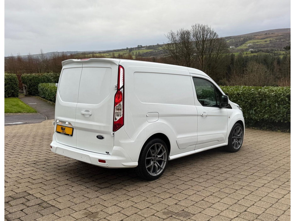 2020 Ford Transit Connect - image 3