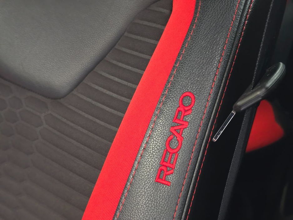 2016 Ford Focus - image 23