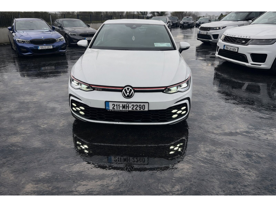 2021 Volkswagen Golf - image 9