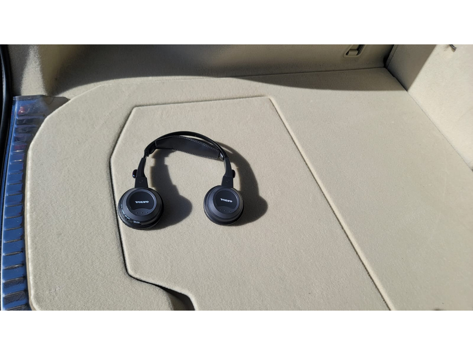 2016 Volvo XC60 - image 22