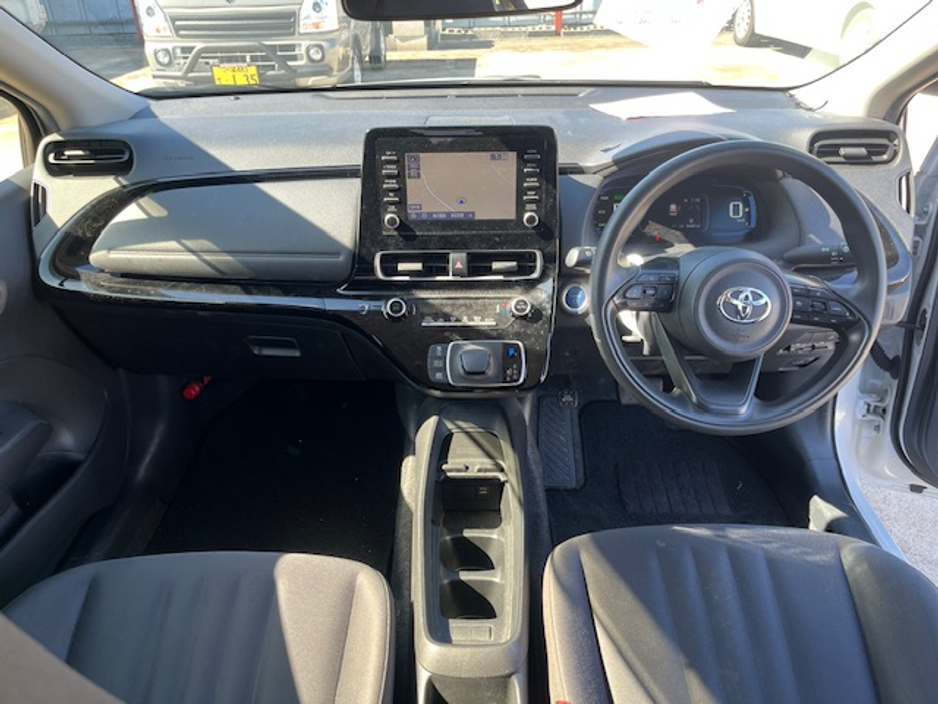 2023 Toyota Aqua - image 12