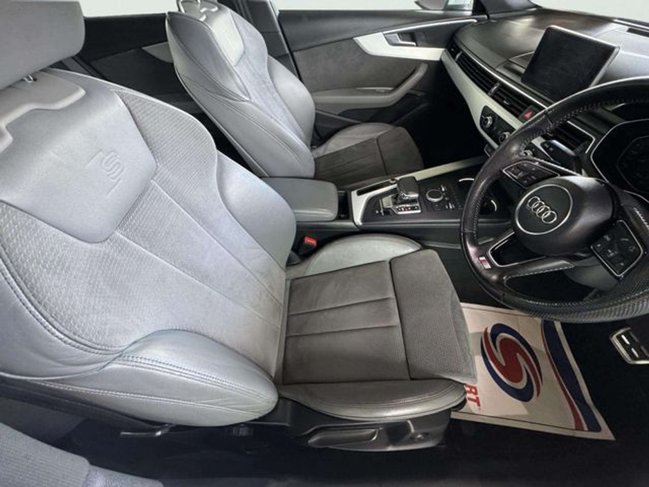 2016 Audi A4 - image 4