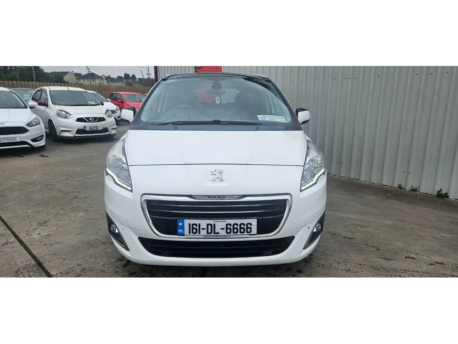 2016 Peugeot 5008 - image 13