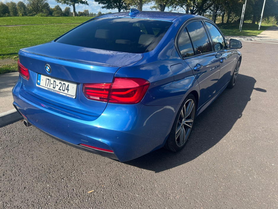 2017 BMW 3 Series - image 2