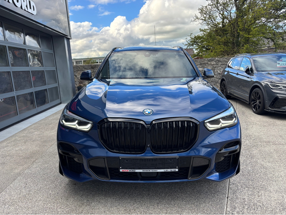 2022 BMW X5 - image 6
