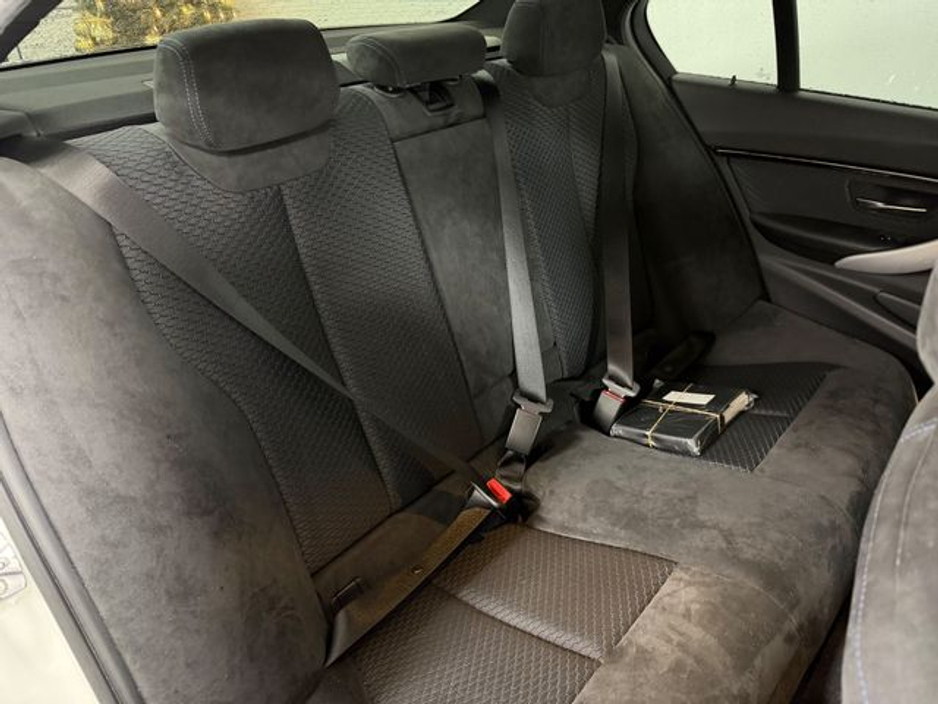 2016 BMW 3 Series 2016 320i M-Sport Automatic €19,777