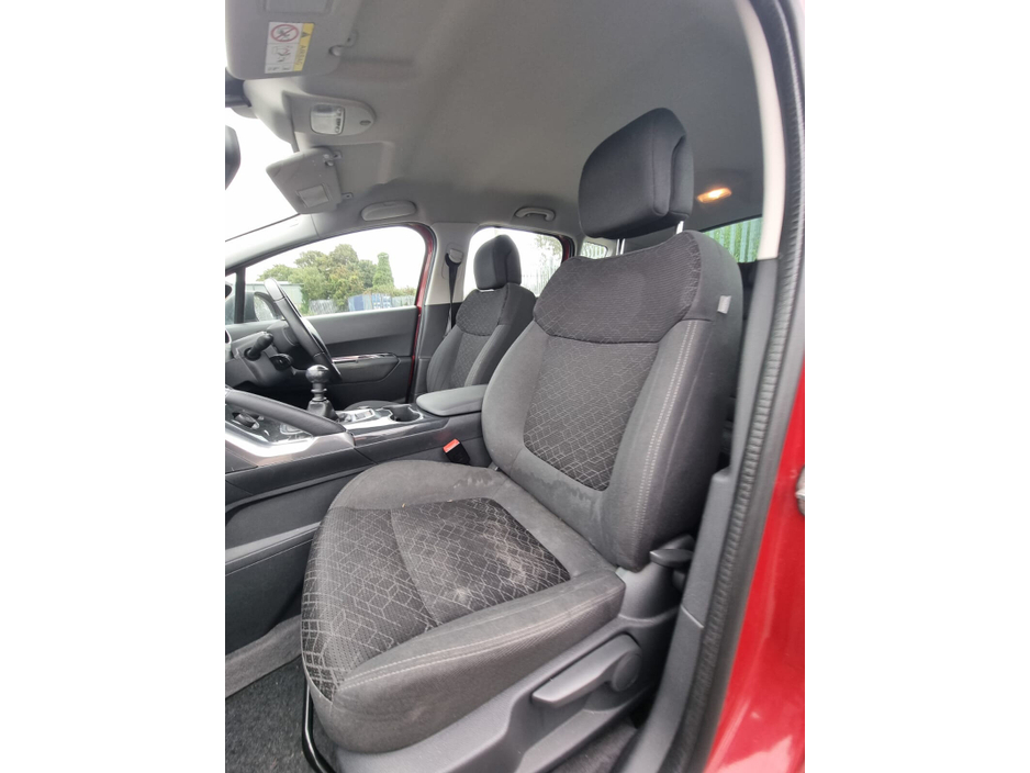 2015 Peugeot 3008 - image 10