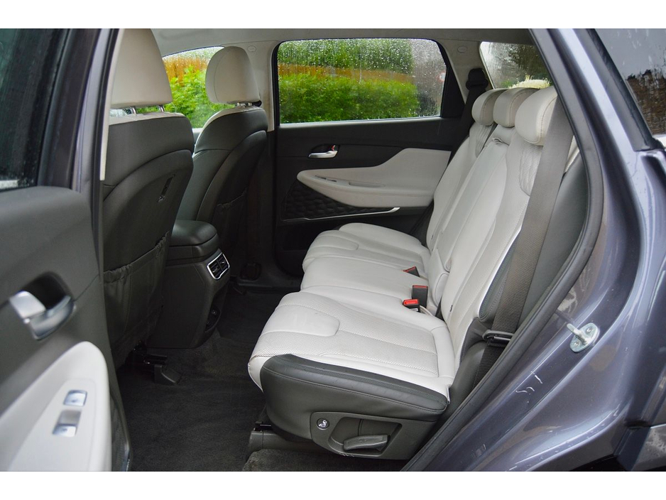 2022 Hyundai Santa Fe 1.6 PHEV 4WD Executive Plus Auto €43,995