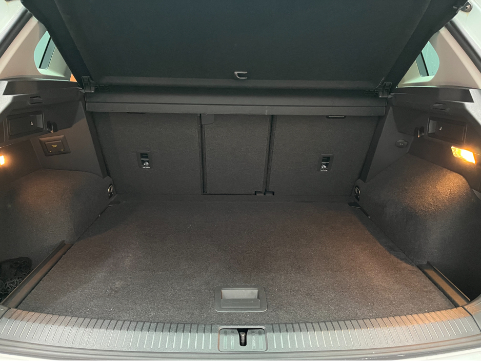2018 Volkswagen Tiguan - image 8