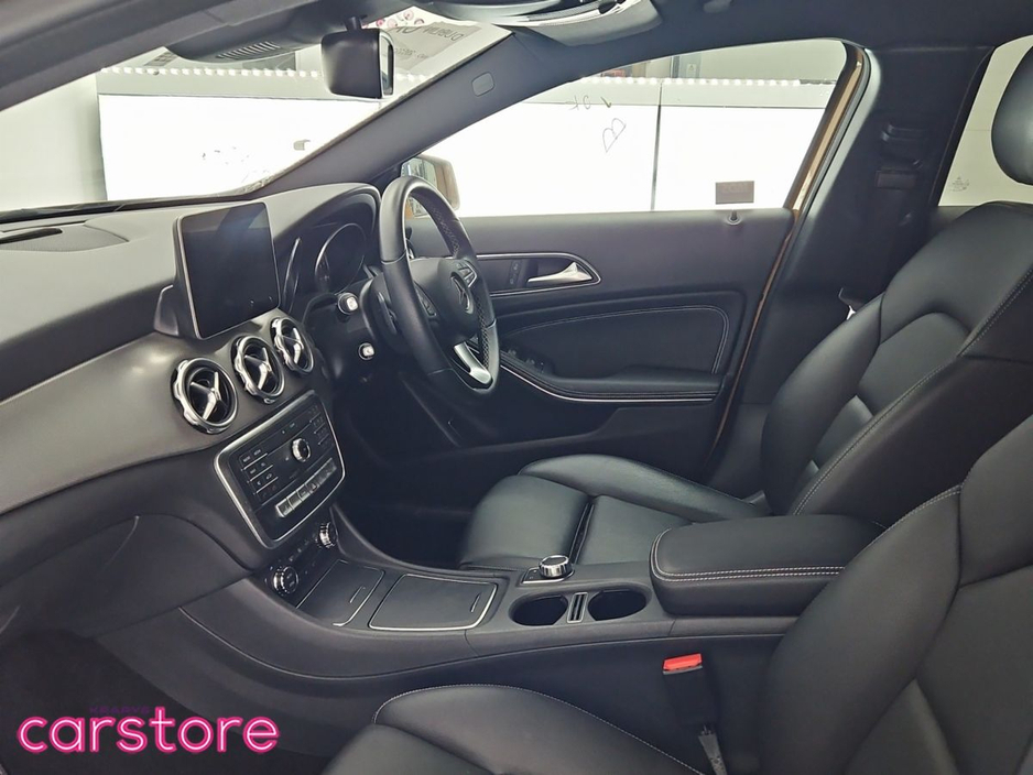 2017 Mercedes-Benz GLA Class - image 12