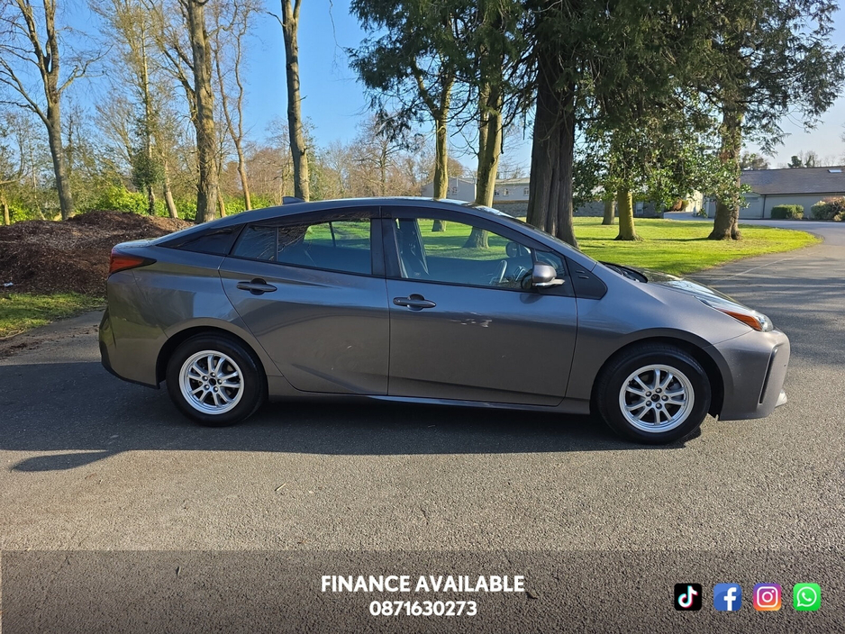 2020 Toyota Prius - image 7