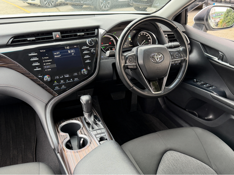 2020 Toyota Camry - image 28