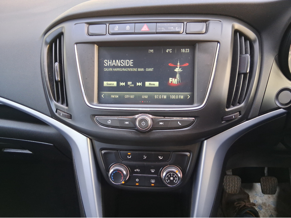 2017 Opel Zafira - image 8