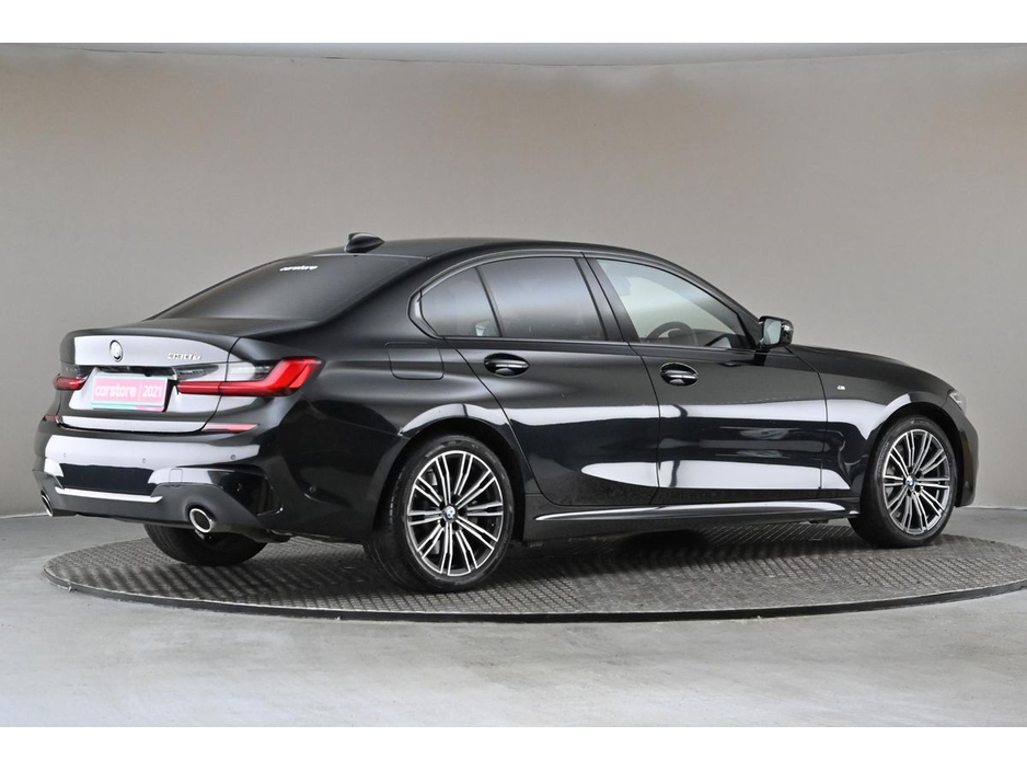 2021 BMW 3 Series - image 10