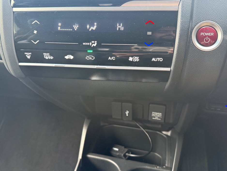 2016 Honda Jazz - image 15